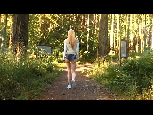 ❤️ Vacker kvinna rör sig långsamt, inte nakenvideo ️ Porno fb at us ❌